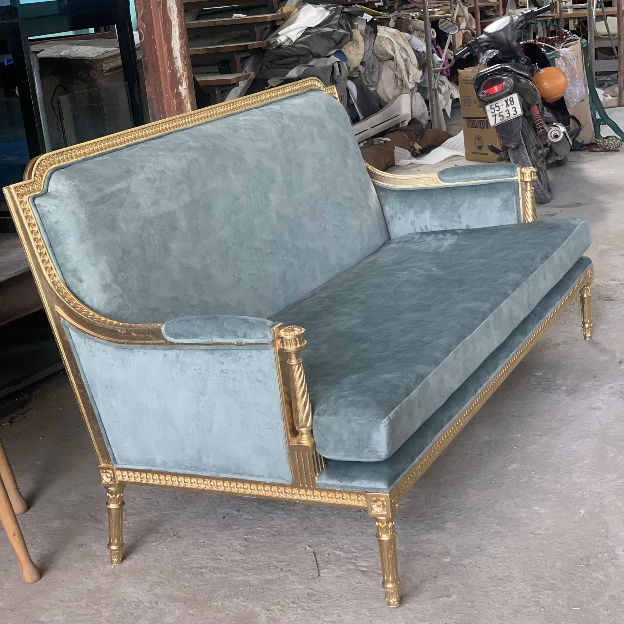 BỘ SOFA PHÒNG KHÁCH LOUIS XVI DÁN LÁ VÀNG