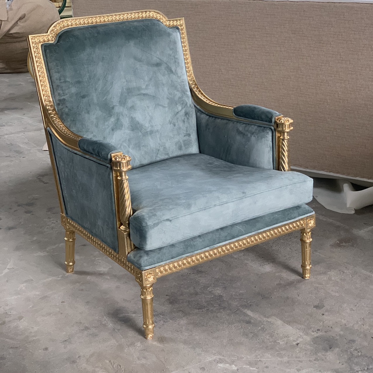 SOFA KATI LOUIS XVI DÁN LÁ VÀNG