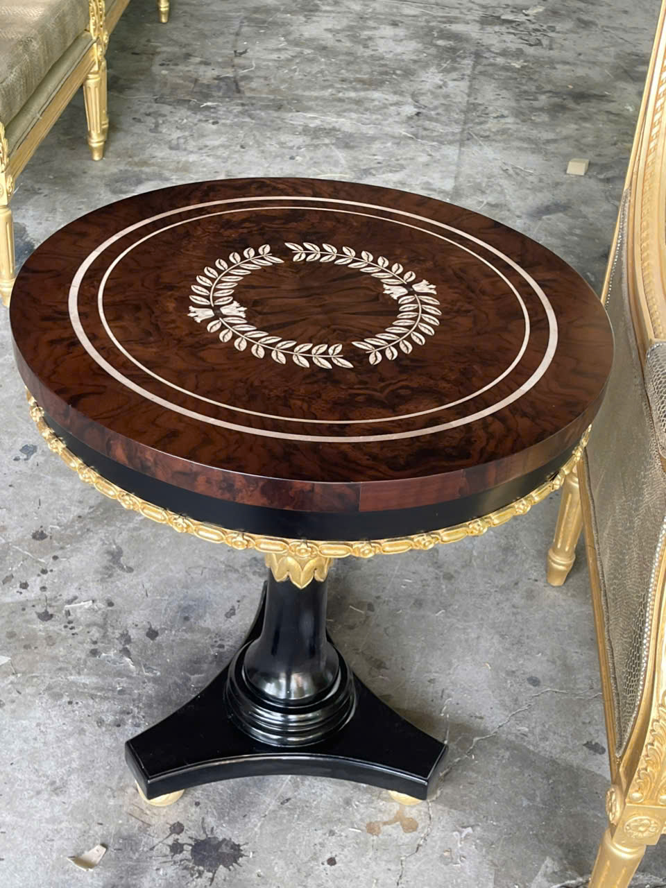 BÀN TRÀ GÓC CỔ ĐIỂN WELINGTON- SIDE TABLE WELINGTON