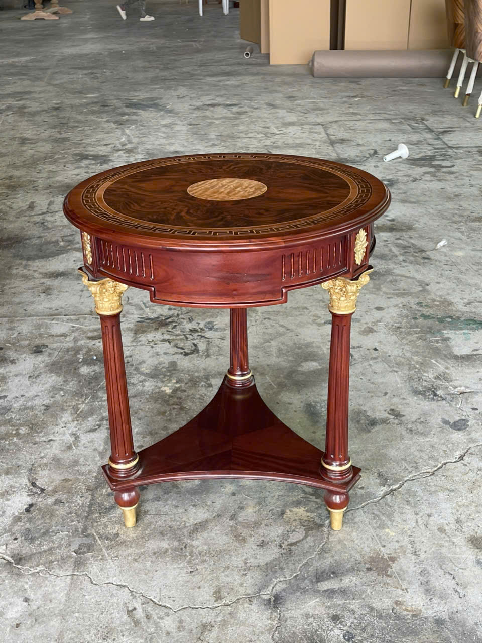 BÀN TRÀ GÓC TÂN CỔ ĐIỂN LOUIS 16