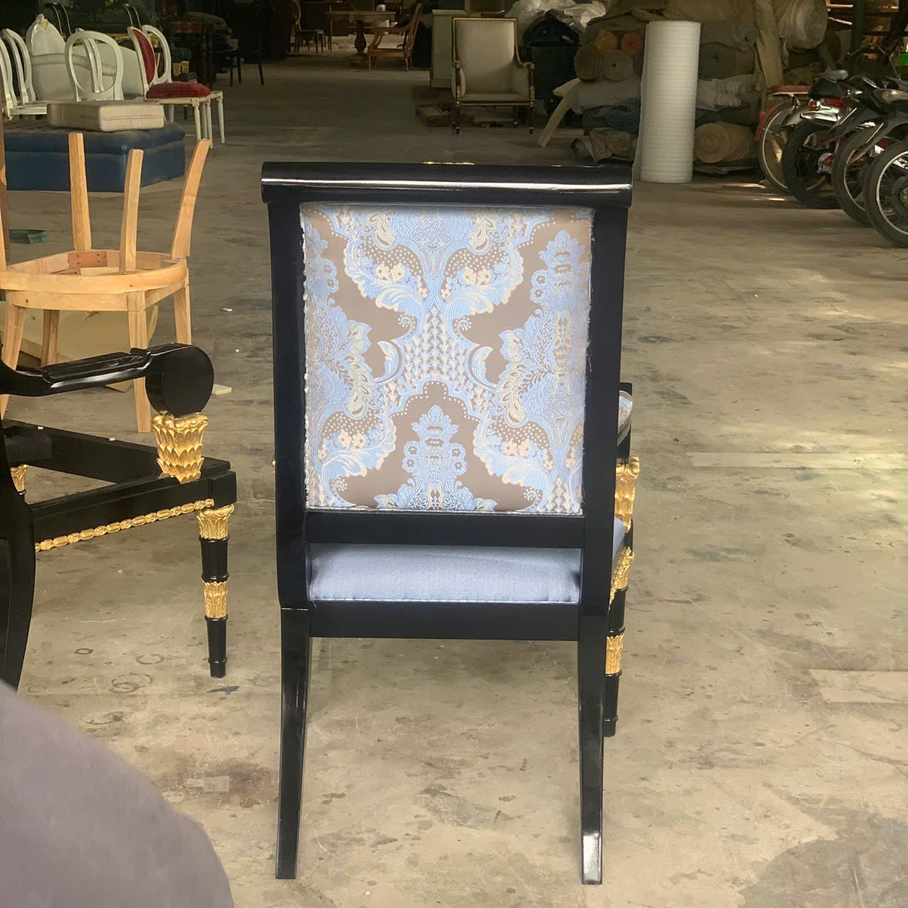 GHẾ ĂN CỔ ĐIỂN WELLINGTON CÓ TAY