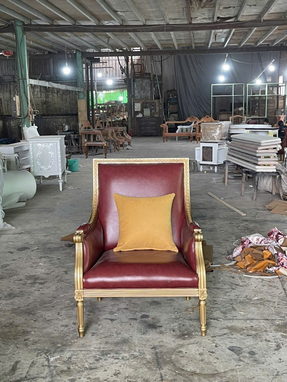 GHẾ SOFA ĐƠN CỔ ĐIỂN LOUIS XVI - BỌC SIMILI SƠN NHŨ