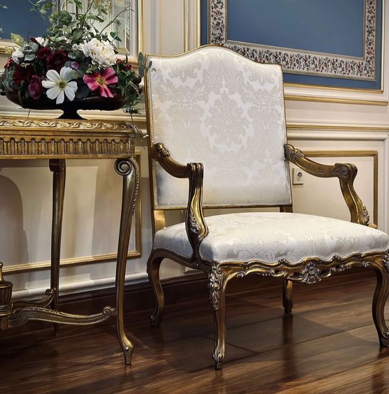 ĐẶC ĐIỂM NHẬN BIẾT NỘI THẤT LOUIS XV 