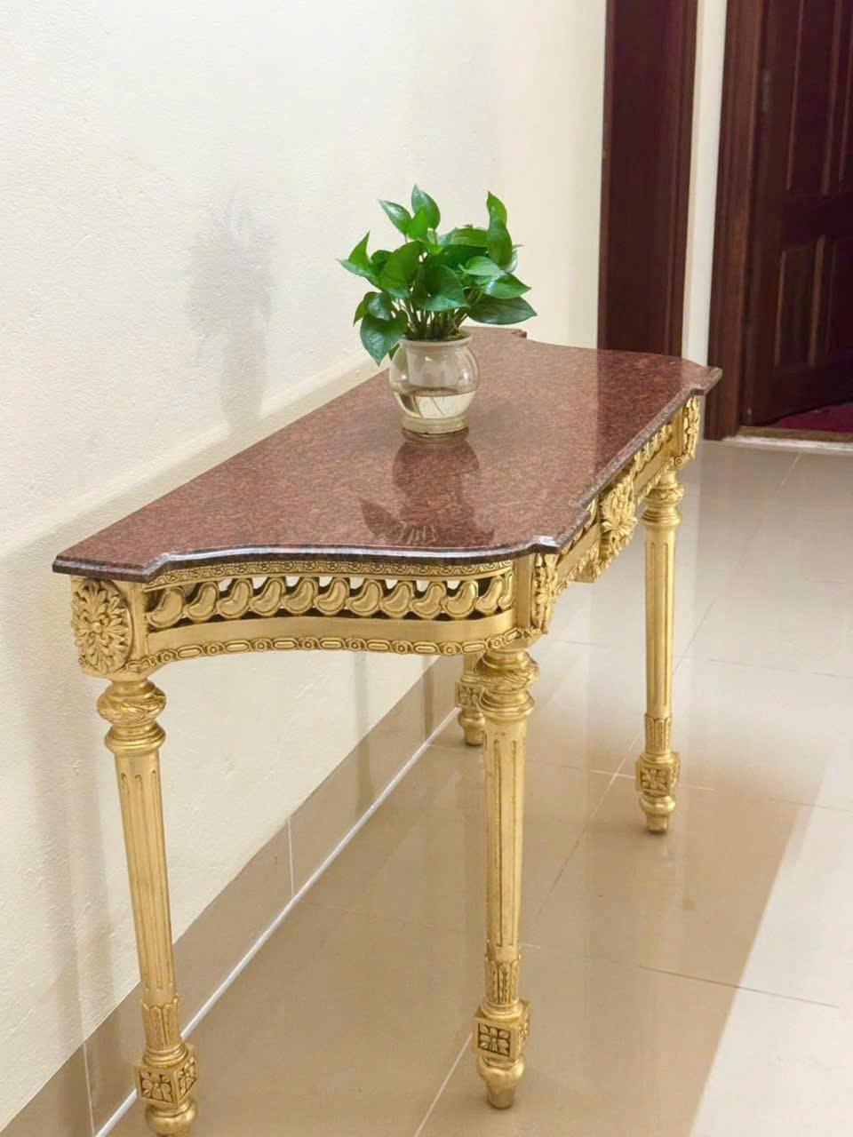 ban-console-co-dien-dat-vang