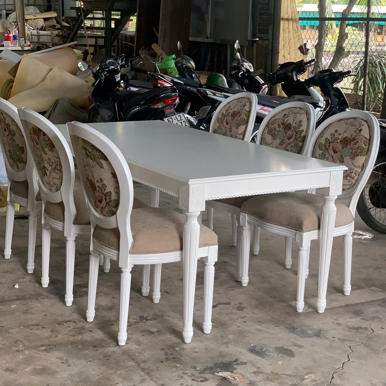 Bộ bàn ăn tân cổ điển Louis 16