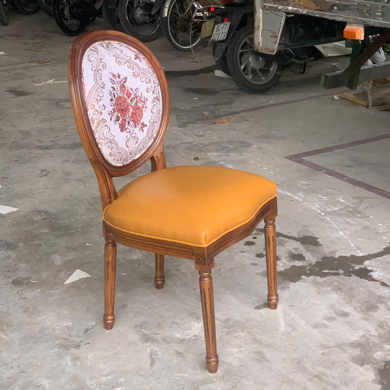 Ghế ăn cổ điển Louis 16