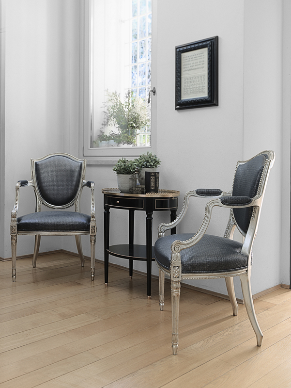 Ghế ăn cổ điển có tay Louis XVI Salda tựa lưng hình khiên