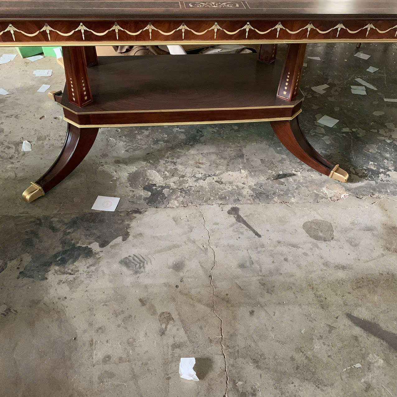 Bàn ăn cổ điển cao cấp phong cách hoàng gia