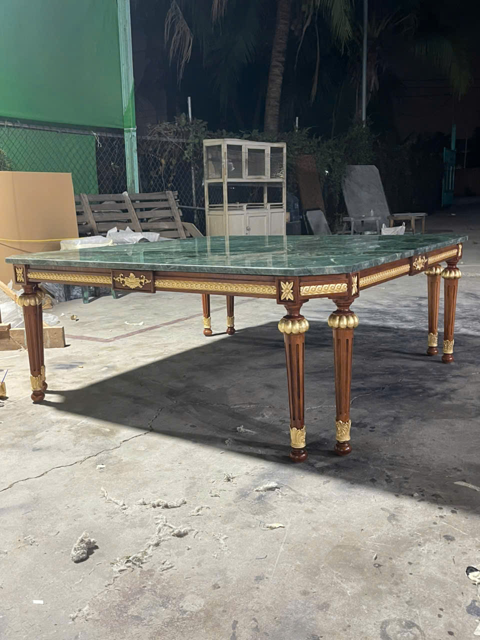 bàn-trà-tân-cổ-điển-kiểu ý