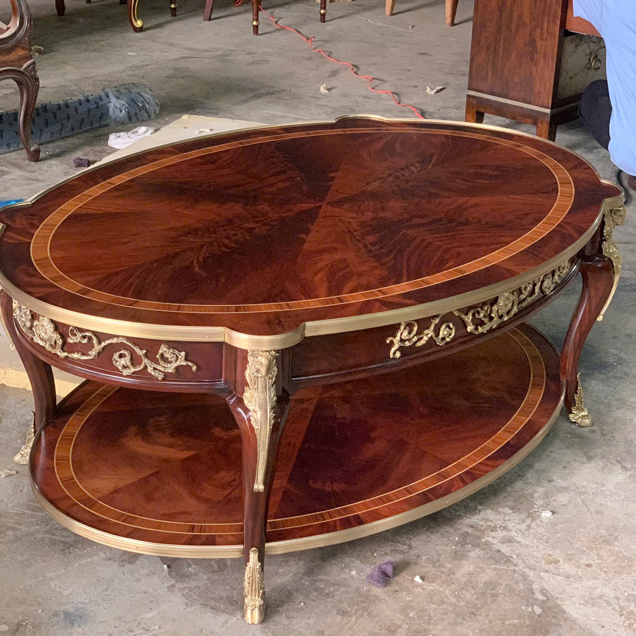 bàn trà cổ điển Louis 15