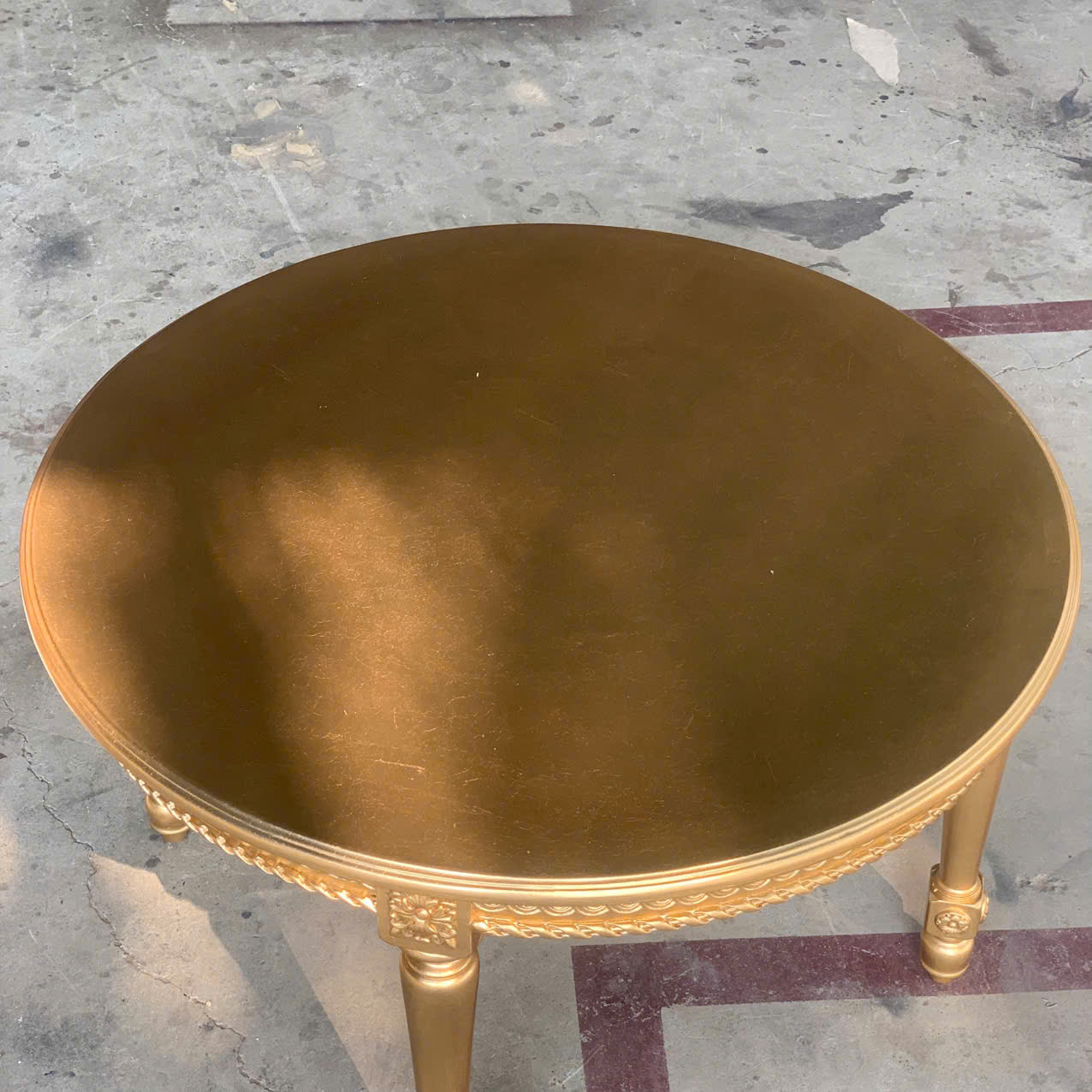 bàn-trà-tròn-tân-cổ-điển-louis 16