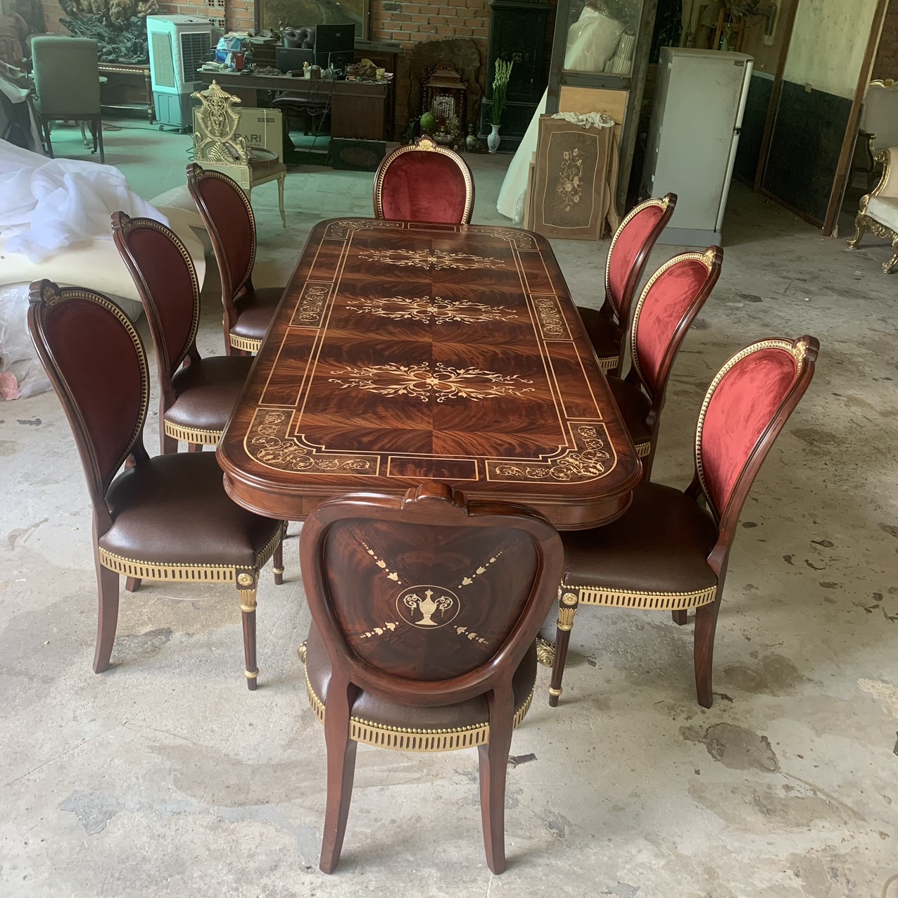bộ-bàn-ăn-cổ-điển-louis