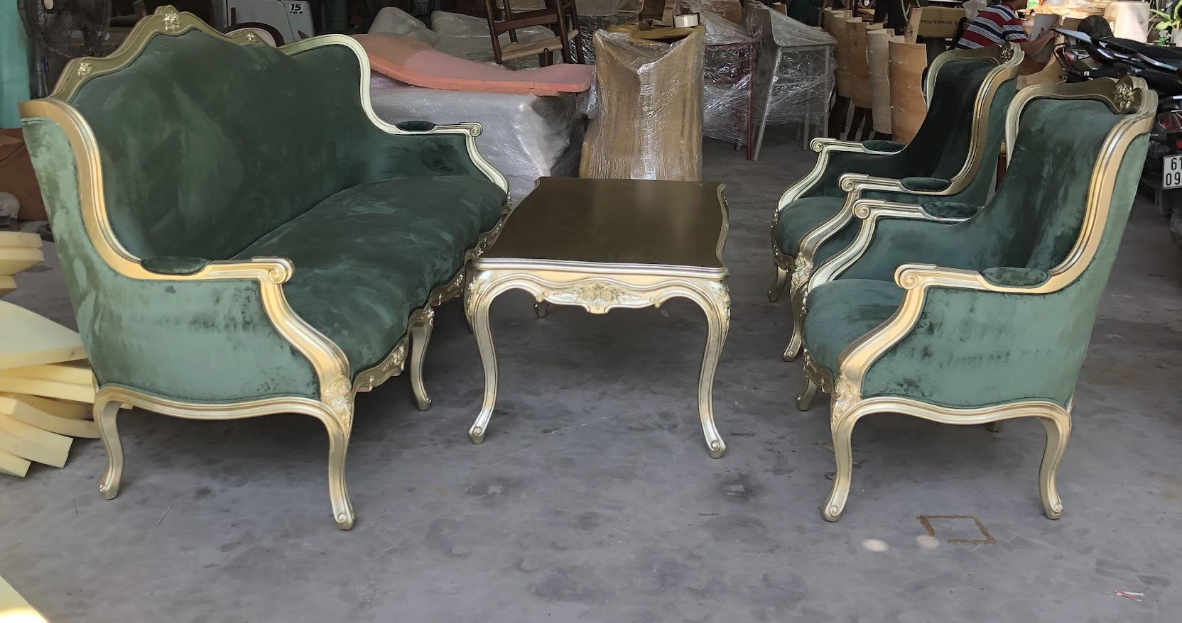 Bộ sofa cổ điển Louis 15 chạm hoa hồng