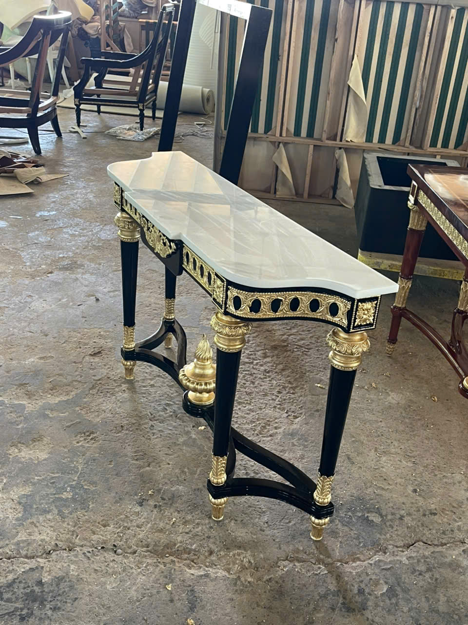 Bàn console trang trí cổ điển phong cách Ý