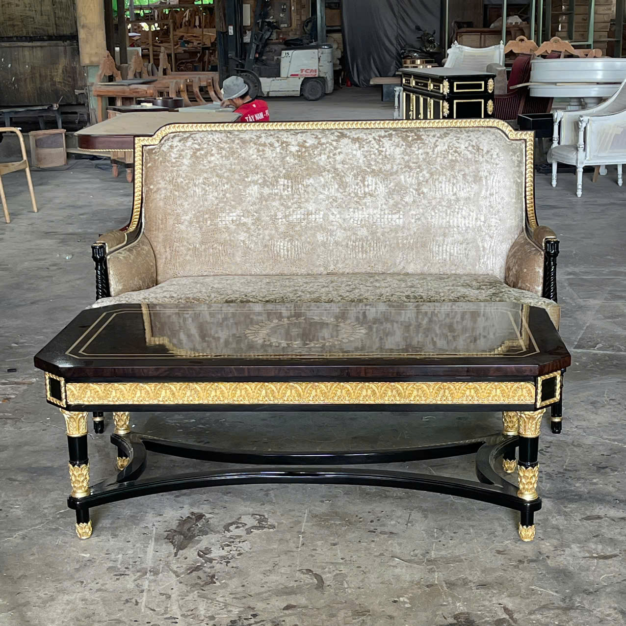 BÀN TRÀ CỔ ĐIỂN WELLINGTON PHONG CÁCH Ý