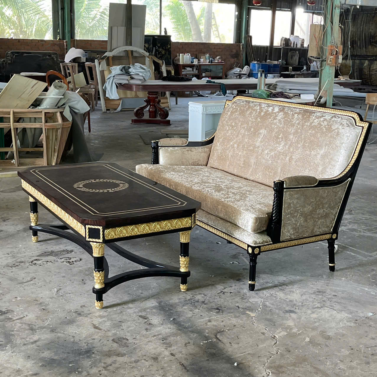 BÀN TRÀ GỖ CỔ ĐIỂN WELLINGTON PHONG CÁCH Ý