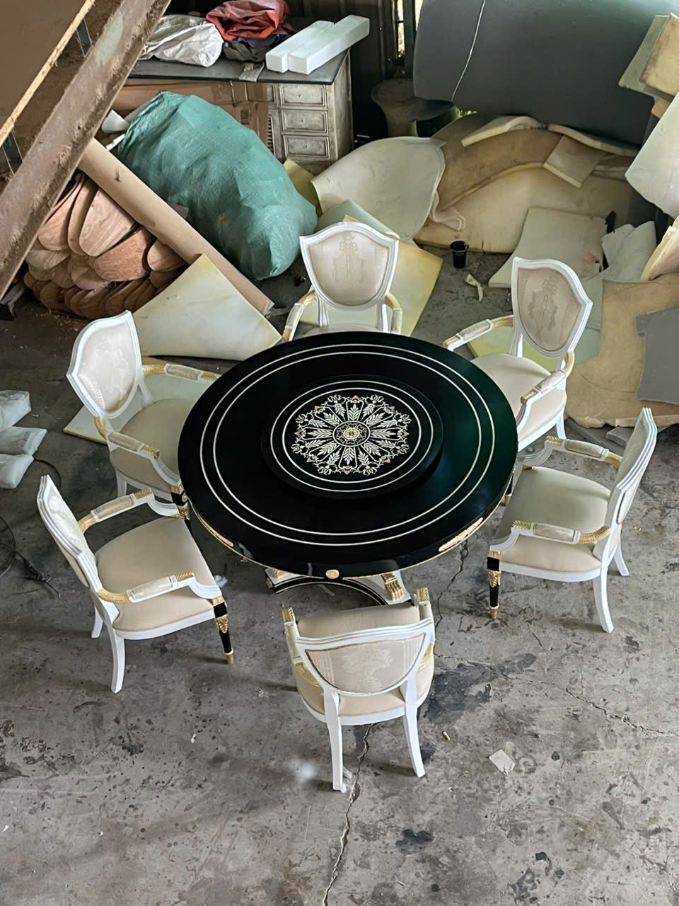 bộ bàn ăn cổ điển tròn Malmaison phong cách Ý