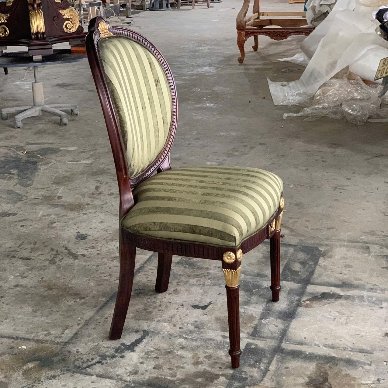 mẫu ghế ăn cổ điển Louis XVI King Chair