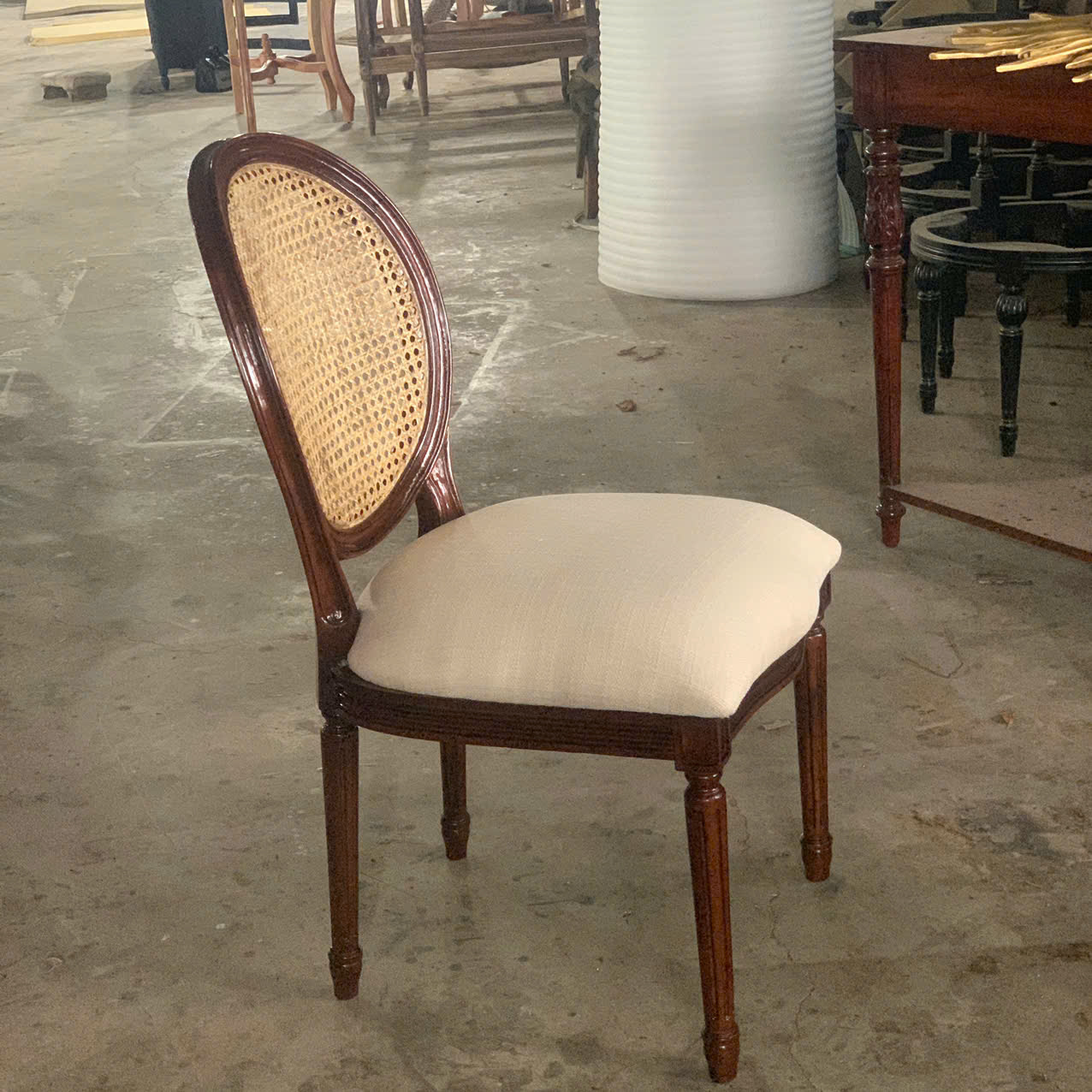 mẫu ghế ăn tân cổ điển Louis 16 lưng mây 
