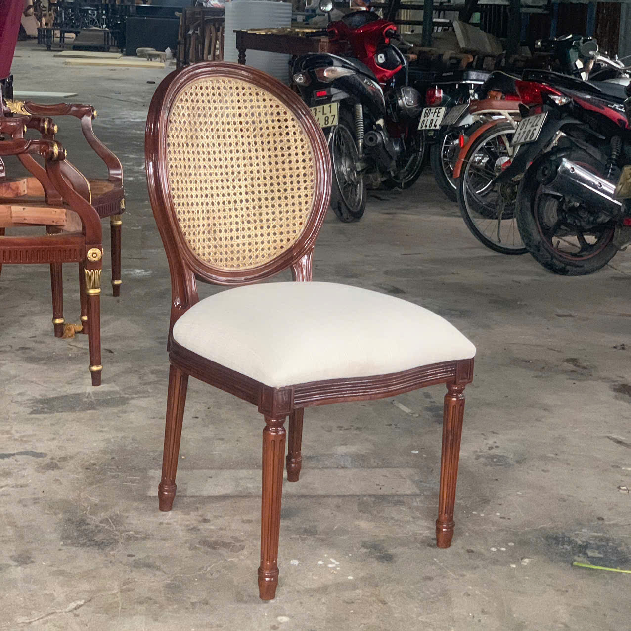 ghế ăn tân cổ điển louis 16 tựa lưng mây