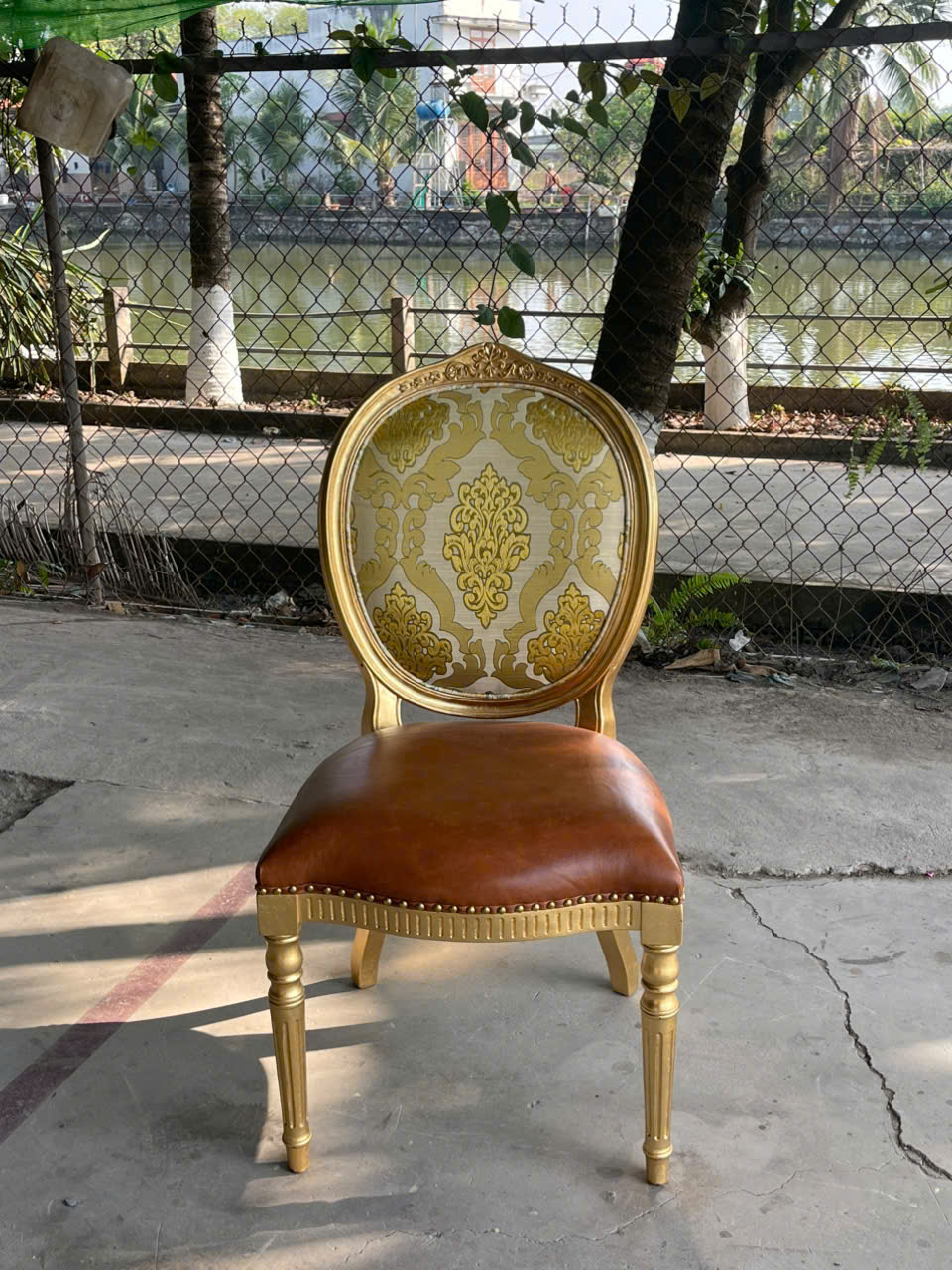 ghế-ăn-cổ-điển-louis16-khôngtay