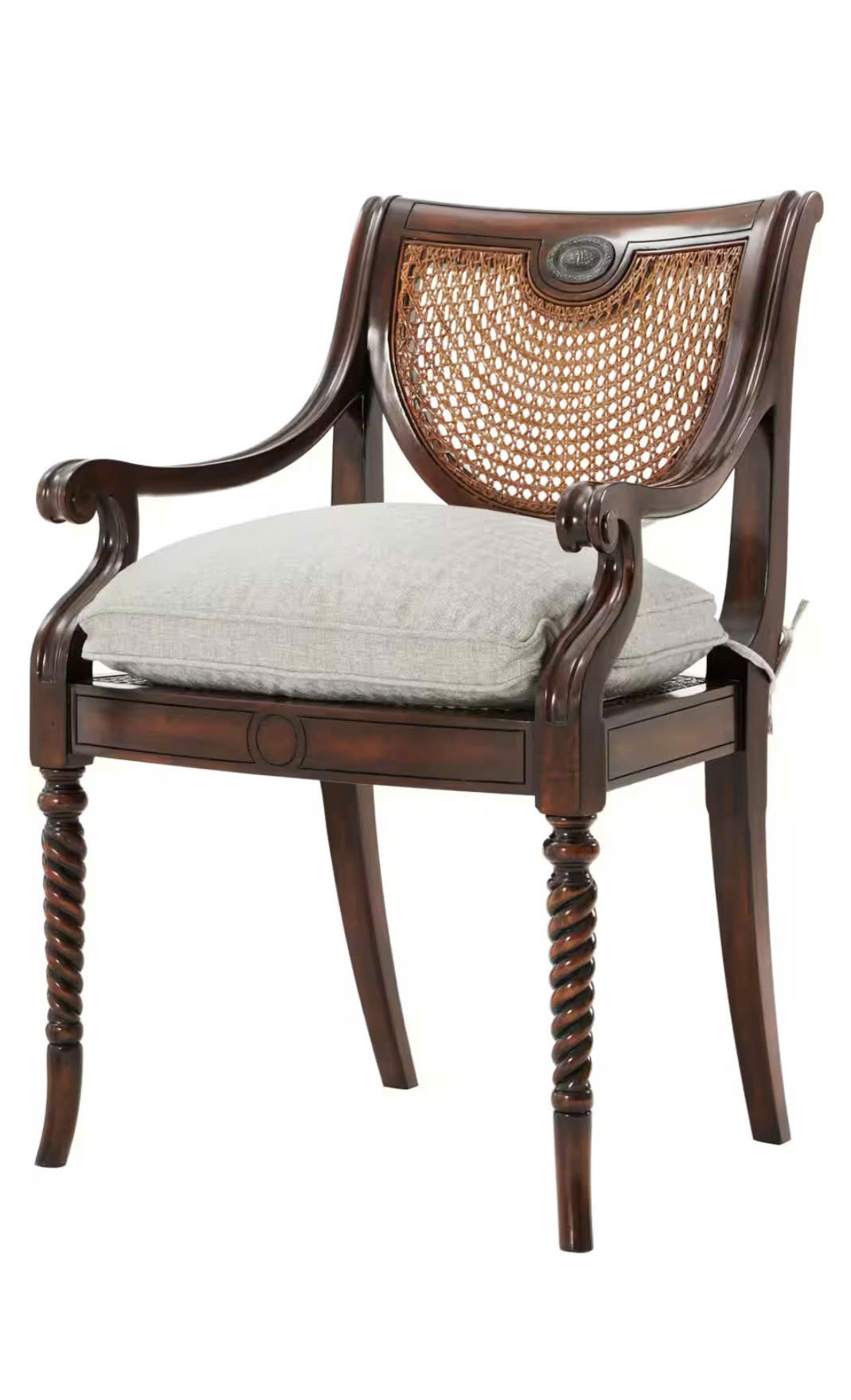 ghế ăn cổ điển Lady Emily’s Favourite có tay vịn