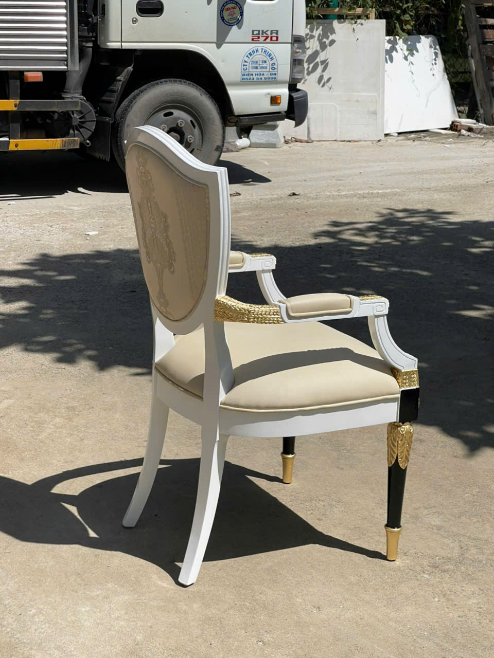 Ghế ăn cổ điển có tay Malmaison