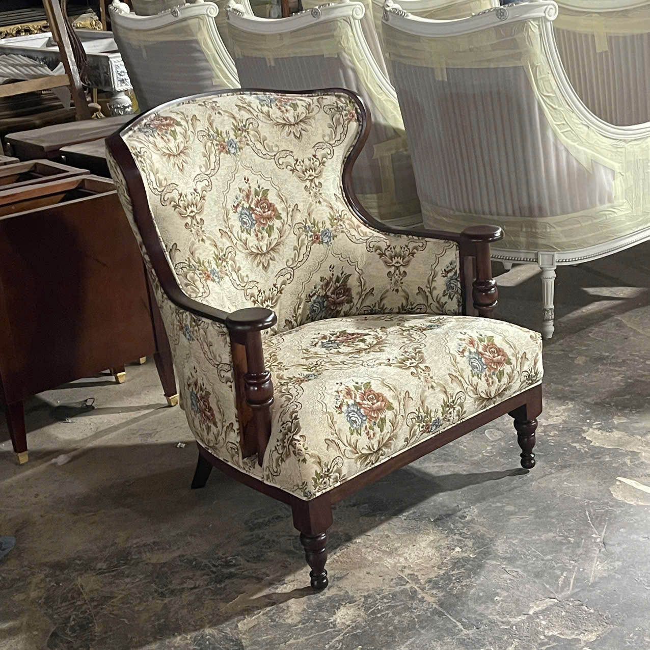 Ghế sofa đơn tân cổ điển bọc vải hoa