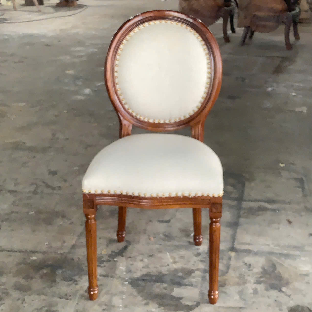 Ghế ăn tân cổ điển Louis không tay