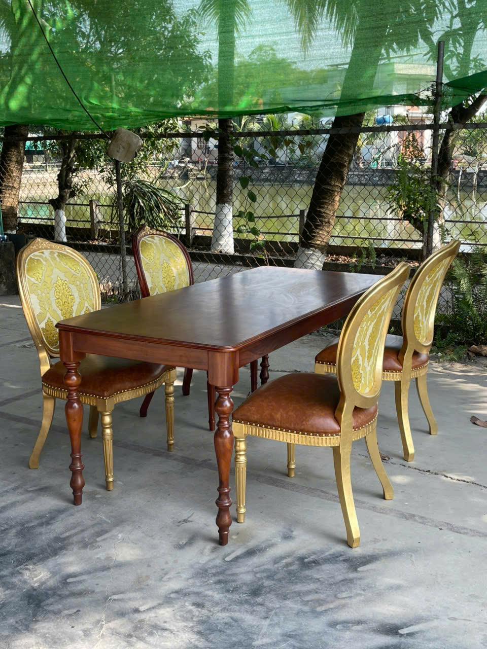 ghế-ăn-cổ-điển-louis 16